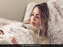 Winter Care Tips: कहीं सर्दियों में आप भी तो नहीं कर रहे हैं स्वेटर पहनकर सोने की गलती Winter Care Tips: कहीं सर्दियों में आप भी तो नहीं कर रहे हैं स्वेटर पहनकर सोने की गलती