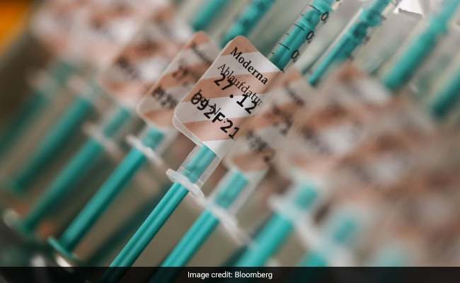 Moderna Says Updated Covid Vaccine Effective Against New Variant 'Pirola'
