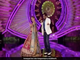 Sara Ali Khan Dances To <i>Chaka Chak</i> With The "Biggest Boss" - Salman Khan Sara Ali Khan Dances To <i>Chaka Chak</i> With The "Biggest Boss" - Salman Khan