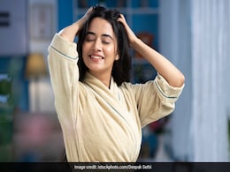 बारिश के मौसम में इस तरह करें हेयर केयर, वरना खोने पड़ सकते हैं सुंदर बाल  बारिश के मौसम में इस तरह करें हेयर केयर, वरना खोने पड़ सकते हैं सुंदर बाल