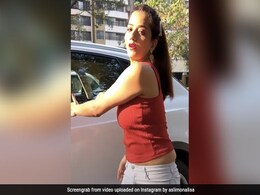 मोनालिसा ने बीच सड़क जींस टॉप में दिखाई ग्लैमरस अदाएं, फैन्स ने कहा- नजर लग जाएगी मोनालिसा ने बीच सड़क जींस टॉप में दिखाई ग्लैमरस अदाएं, फैन्स ने कहा- नजर लग जाएगी
