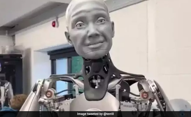 रोबोट ने इंसानों की तरह दिखाए चेहरे के हावभाव, वीडियो देख हर कोई हुआ हैरान