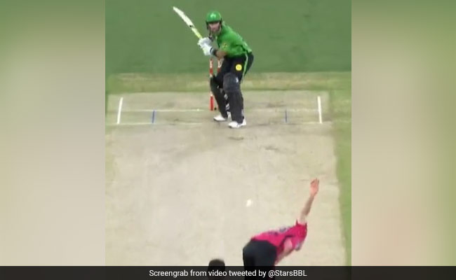 मैक्सवेल का धमाका, गेंदबाजों को जमकर कूटा, तूफानी शतक जड़ BBL में रच दिया यह बड़ा कारनामा- Video