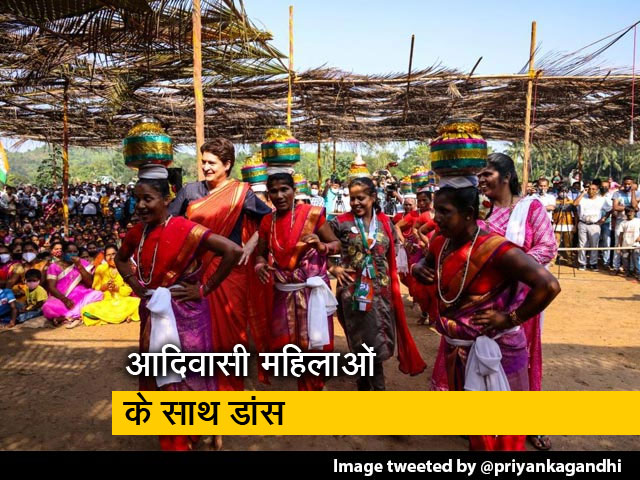 प्रियंका गांधी ने गोवा में आदिवासी महिलाओं के साथ किया डांस