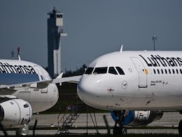 200 Passengers 'Fly Without A Pilot' For 10 Minutes. Here's What Happened