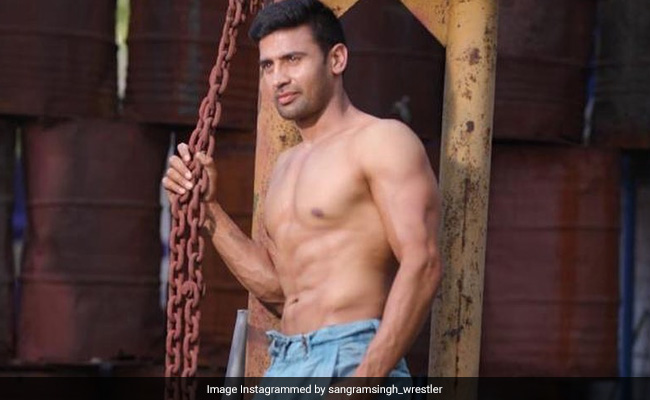 Health Tips : रेसलर Sangram Singh से सीखें बॉडी को बैलेंस करने के ट्रिक्स