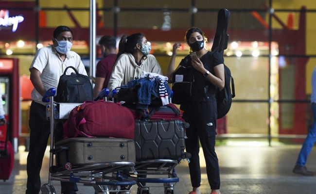 Omicron Hits Tourism Sector With 20% Cancellations: 5 Key Points