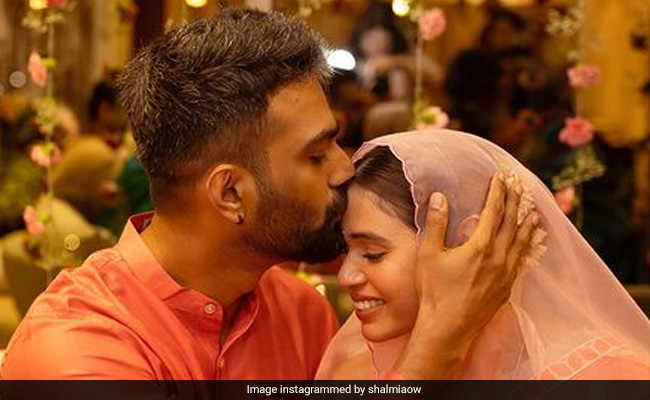 शाल्मली खोलखड़े ने फरहान शेख के साथ लिए सात फेरे और फिर किया निकाह, जानें कौन हैं सिंगर के हसबैंड?