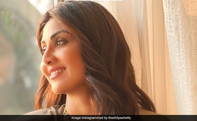 Shilpa Shetty ने फैन्स को दिया 'शिल्पा का मंत्र', पोस्ट शेयर कर बोलीं- खुश रहना आपके हाथ में है