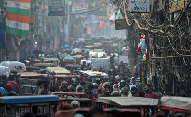 त्योहारों के बीच सदर बाजार में सुरक्षा के लिए महिला बांउसर्स को किया गया तैनात... लेकिन अब भी चुनौतियां सामनें