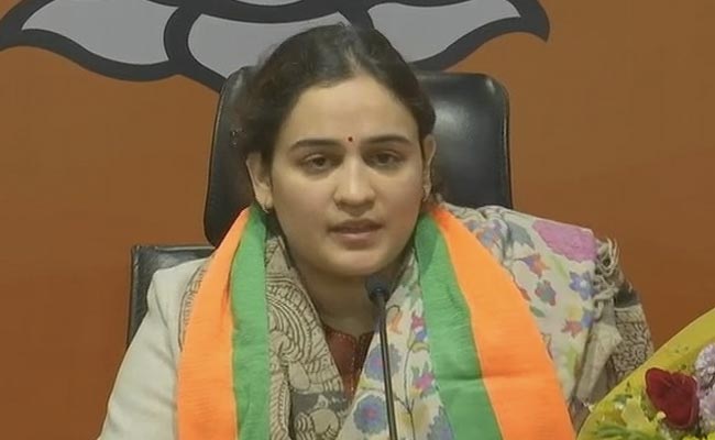 BJP Leader Aparna Yadav Supports Uncle Shivpal Yadav Against Samajwadi Party