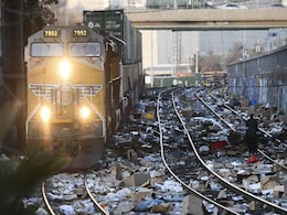 Thieves Raid Amazon, FedEx Train Cargo, Leave Empty Packets On Tracks Thieves Raid Amazon, FedEx Train Cargo, Leave Empty Packets On Tracks