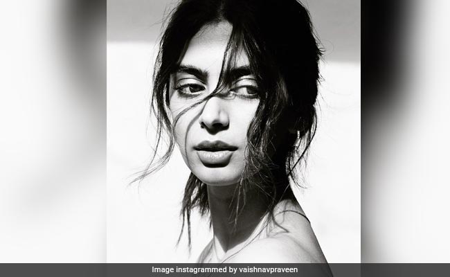 Khushi Kapoor's Skin Is Flawless Beyond Compare In Her Latest Black And White Picture