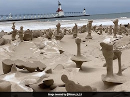 तेज हवाओं की कारीगरी का नमूना है ये खूबसूरत आर्ट, सोशल मीडिया पर हुई वायरल तेज हवाओं की कारीगरी का नमूना है ये खूबसूरत आर्ट, सोशल मीडिया पर हुई वायरल