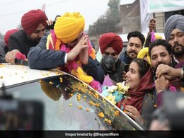 AAP Gets Notice Over Covid Rules Violation In Bhagwant Mann's Campaign AAP Gets Notice Over Covid Rules Violation In Bhagwant Mann's Campaign