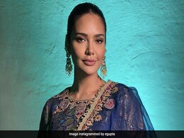 फैशन क्वीन हैं Esha Gupta, मॉडर्न ही नहीं ट्रेडिशनल लुक में भी जीत लेती हैं दिल फैशन क्वीन हैं Esha Gupta, मॉडर्न ही नहीं ट्रेडिशनल लुक में भी जीत लेती हैं दिल