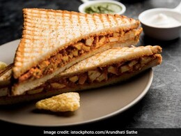 Sandwich On-The-Go: Man Turns Bike Into Portable Kitchen; Internet Impressed