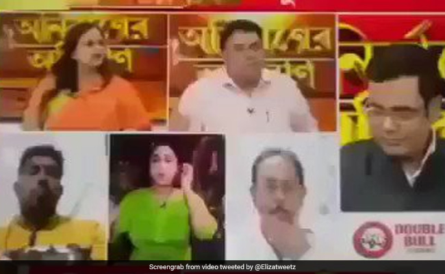Live TV Debate के दौरान महिला गेस्ट को नहीं मिला बोलने का मौका, तो बीच में उठकर करने लगी डांस और फिर... - देखें Viral Video