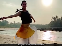 Dia Mirza ने खुले आसमान के नीचे दिल खोलकर किया डांस तो जुबिन नौटियाल का यूं आया कमेंट  Dia Mirza ने खुले आसमान के नीचे दिल खोलकर किया डांस तो जुबिन नौटियाल का यूं आया कमेंट