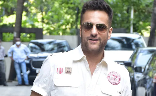 Actor Fardeen Khan Tests Positive For COVID-19, Is Asymptomatic