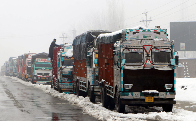 Jammu-Srinagar National Highway To Reopen For One-Way Traffic On Saturday