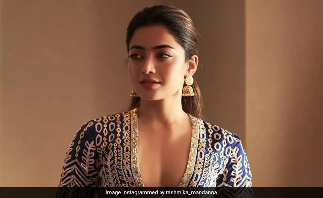 Manish Malhotra के डिजाइनर लहंगे में नजर आईं पुष्पा स्टार रश्मिका मंदाना, लहंगे की खासियत जान उड़ जाएंगे आपके होश Manish Malhotra के डिजाइनर लहंगे में नजर आईं पुष्पा स्टार रश्मिका मंदाना, लहंगे की खासियत जान उड़ जाएंगे आपके होश