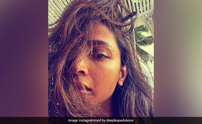 On Deepika Padukone's "Failed Miserably" Selfie, Ranveer Singh Commented This