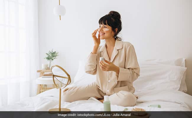 Skin Care Tips: चमकदार और कोमल त्वचा के लिए 6 सबसे आसान और असरदार विंटर स्किन केयर टिप्स