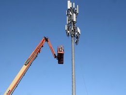 US Asks AT&T, Verizon To Delay 5G Rollout Over Aviation Safety Concerns US Asks AT&T, Verizon To Delay 5G Rollout Over Aviation Safety Concerns