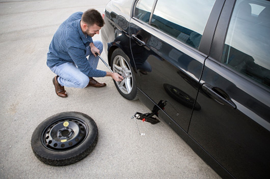 How to Rotate Your Car Tyres