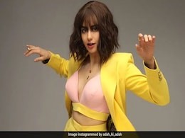 Adah Sharma येलो पैंट सूट में अदायें बिखेरती आईं नजर, अपने सुपर कूल ब्लैजर में दिख रही हैं बेहद अलग Adah Sharma येलो पैंट सूट में अदायें बिखेरती आईं नजर, अपने सुपर कूल ब्लैजर में दिख रही हैं बेहद अलग