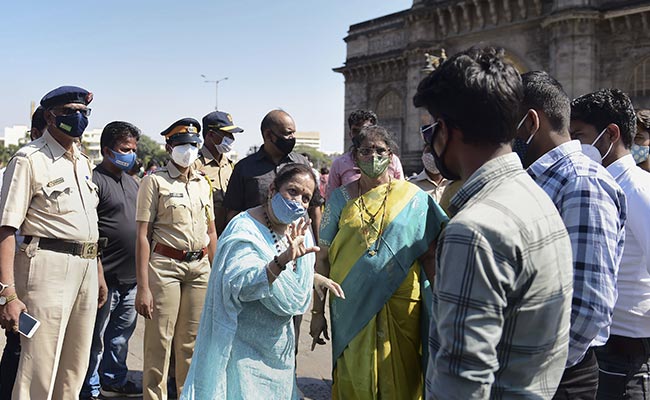 Mumbai Mayor Visits Gateway Of India, Asks People To Follow Covid Norms