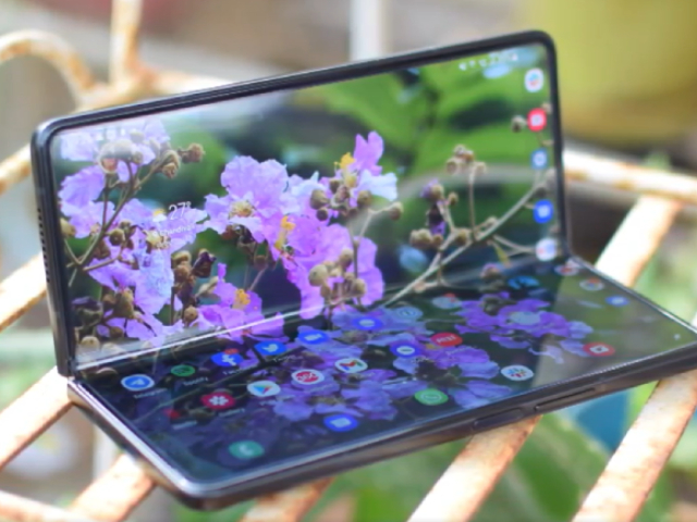 Triple Folding Display, Web 3.0 & Some Interesting Tech Coming in 2022