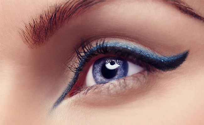 Glam Up Your Every Makeup Look With These Coloured Eyeliners