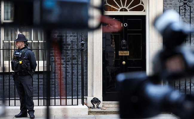 Downing Street Defends UK Economy After Bleak IMF Forecast