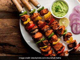 Love Chicken? Try This Delicious Chicken Boti Kebab For A Mid-Week Indulgence