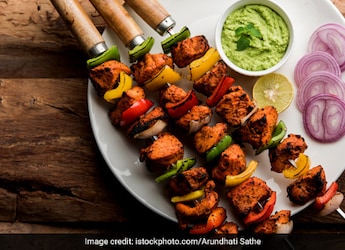 Love Chicken? Try This Delicious Chicken Boti Kebab For A Mid-Week Indulgence Love Chicken? Try This Delicious Chicken Boti Kebab For A Mid-Week Indulgence