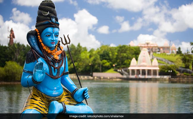 भगवान भोलेनाथ को नहीं चढ़ाना चाहिए ये 7 चीजें, मानी जाती हैं अपशगुन