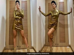 Neha Bhasin गोल्डन आउटफिट में लग रही हैं फैशन आइकन, जिसने देखा देखता ही रह गया Neha Bhasin गोल्डन आउटफिट में लग रही हैं फैशन आइकन, जिसने देखा देखता ही रह गया