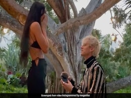 Megan Fox And Machine Gun Kelly Got Engaged, Then "Drank Each Other's Blood" Megan Fox And Machine Gun Kelly Got Engaged, Then "Drank Each Other's Blood"