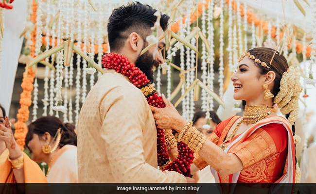 To Newly Married Mouni Roy, With Love From <i>Brahmastra</i> Co-Star Alia Bhatt