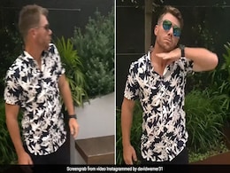 'पुष्पा' के अवतार में आए David Warner, देखिए कैसे Video बनाते हुए हो गई 'गलती' 'पुष्पा' के अवतार में आए David Warner, देखिए कैसे Video बनाते हुए हो गई 'गलती'
