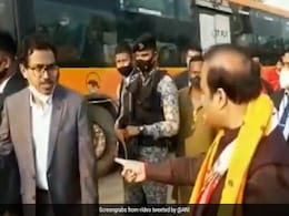 'हम राजा-महाराजा हैं क्या?' ..जब CM के लिए जिला कलेक्टर ने रुकवा दिया ट्रैफिक तो भड़क गए मुख्यमंत्री, देखें VIDEO 'हम राजा-महाराजा हैं क्या?' ..जब CM के लिए जिला कलेक्टर ने रुकवा दिया ट्रैफिक तो भड़क गए मुख्यमंत्री, देखें VIDEO