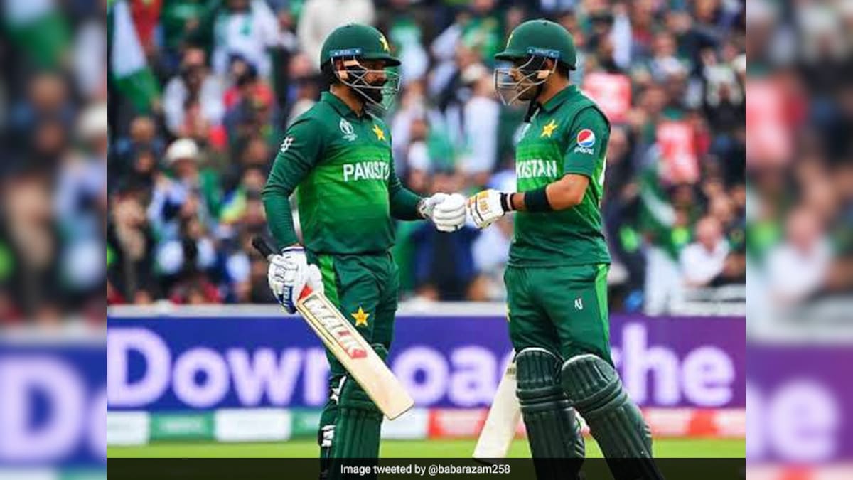 Misbah-ul-Haq, Mohammad Hafeez Question Pakistans Asia Cup Approach, Claims Report. Soon After One Of Them Resigns From PCB