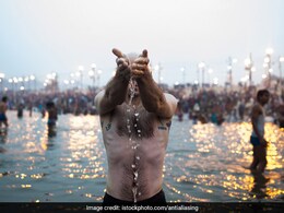 मौनी अमावस्या पर हरिद्वार में श्रद्धालुओं ने गंगा में लगाई डुबकी  मौनी अमावस्या पर हरिद्वार में श्रद्धालुओं ने गंगा में लगाई डुबकी