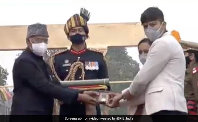 President Posthumously Awards Ashok Chakra To J&K Cop Killed In Action