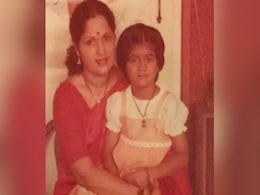 मम्मी की गोद में बैठी ये मासूम बच्ची आज है बॉलीवुड की नंबर 1 हीरोइन, पहचानने में बड़े-बड़े सिकंदरों के छूटे पसीने मम्मी की गोद में बैठी ये मासूम बच्ची आज है बॉलीवुड की नंबर 1 हीरोइन, पहचानने में बड़े-बड़े सिकंदरों के छूटे पसीने