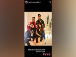 Just Sara Ali Khan And Janhvi Kapoor Hanging Out In Their Matching Black Outfits Just Sara Ali Khan And Janhvi Kapoor Hanging Out In Their Matching Black Outfits