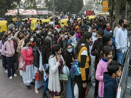 तस्वीरें: कोरोना के बढ़ते मामलों के बावजूद दिल्ली के लोकप्रिय स्थानों पर नए साल में दिखी भारी भीड़ तस्वीरें: कोरोना के बढ़ते मामलों के बावजूद दिल्ली के लोकप्रिय स्थानों पर नए साल में दिखी भारी भीड़