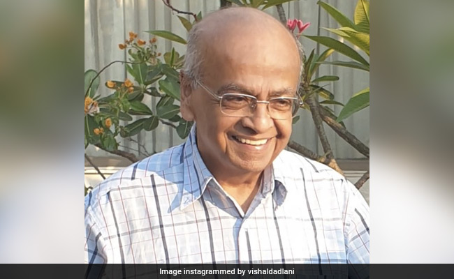 "Can't Even Go Hold My Mother In Her Most Difficult Time," Covid-Positive Vishal Dadlani Writes After Death Of His Father